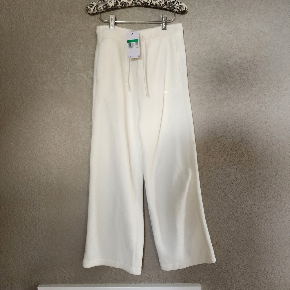 Nike Wide Leg Sweatpants in White - Picture 1 of 6